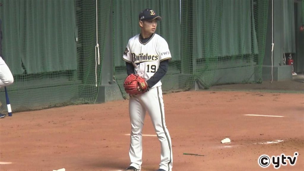 オリックス バファローズ アダム ジョーンズが驚愕弾連発 開幕投手候補の山岡泰輔が初日から気合いのブルペン入り あすリートチャンネル